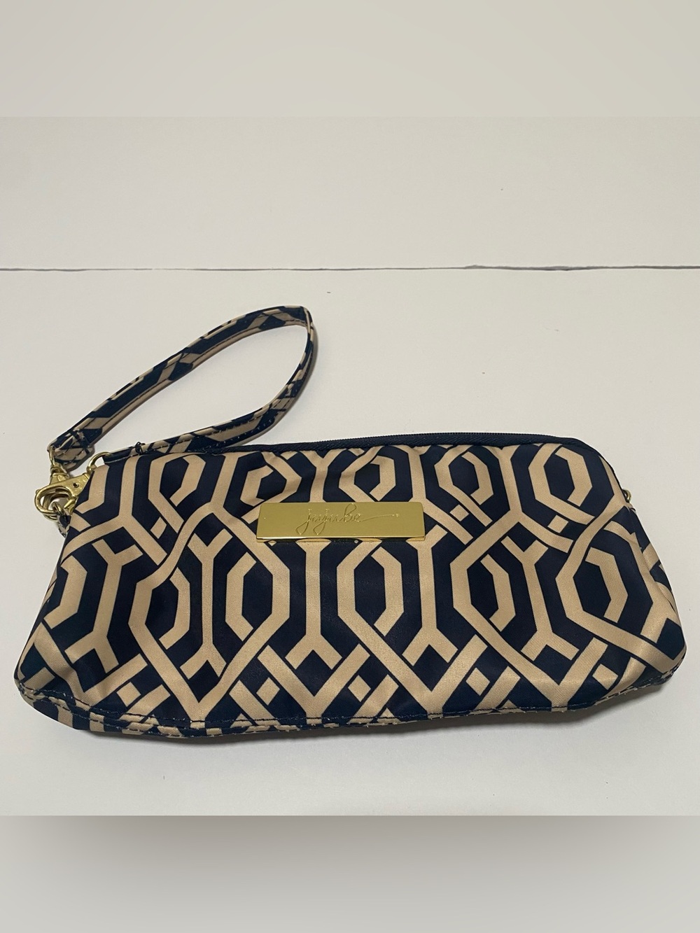Ju-Ju-Be Black and Tan Geometric Wristlet
